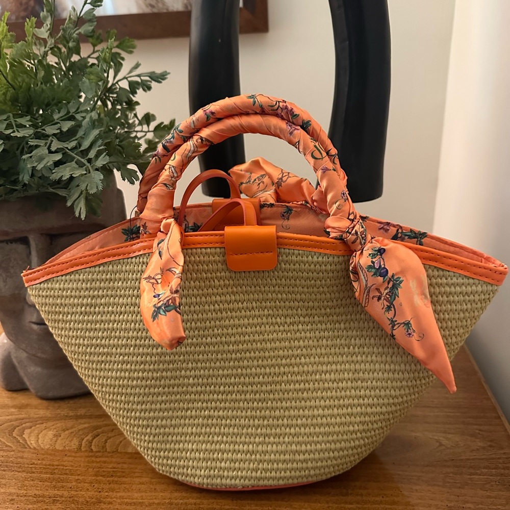 Gilda Paris Tote - Picture 2 of 7